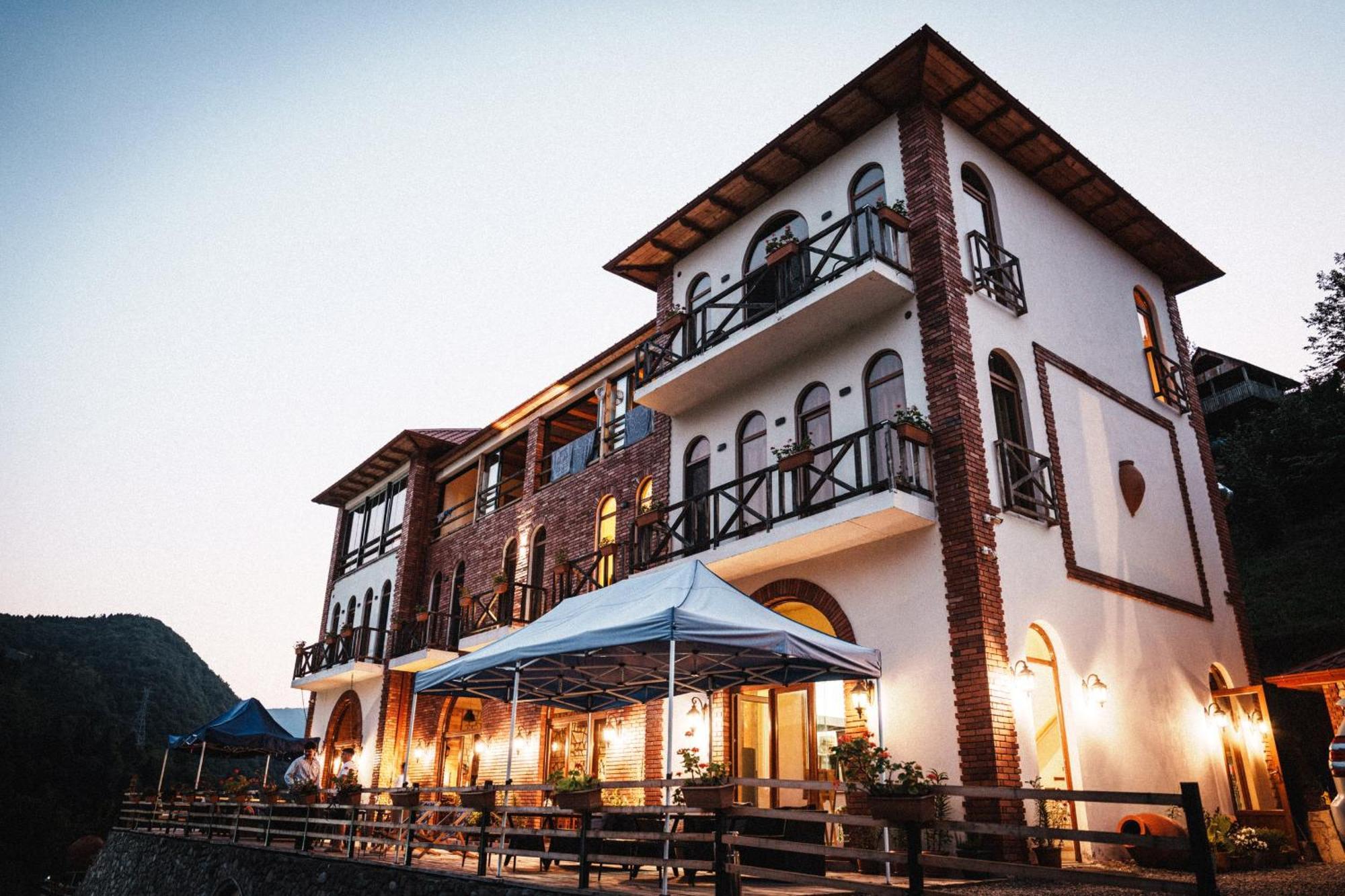 Hotel Chateau Iveri Varjanisi Esterno foto